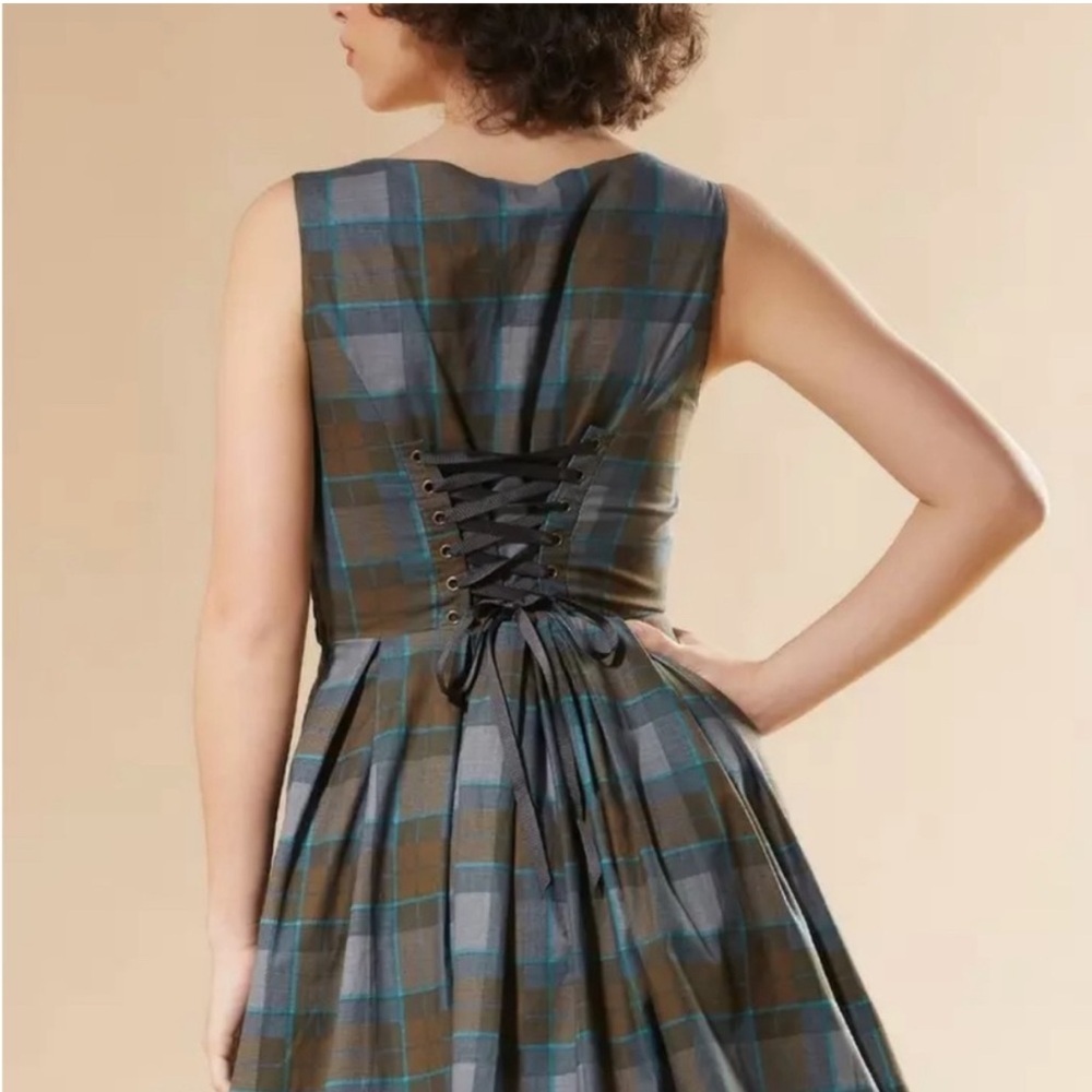 Hot Topic Outlander Lace Up Tartan Plaid Dress Nee With Tags Size 2X - Picture 4 of 7